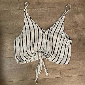 Kendall & Kylie crop top